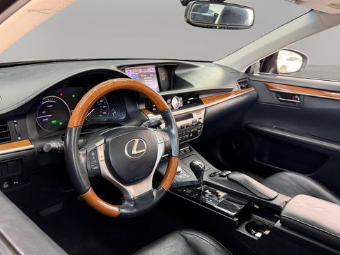 Used 2013 Lexus ES 300h w/ Luxury Pkg FWD image 15