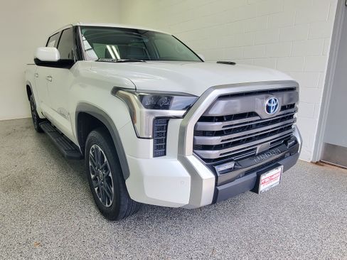 Used 2023 Toyota Tundra Limited w/ Power Package AWD/4WD image 3