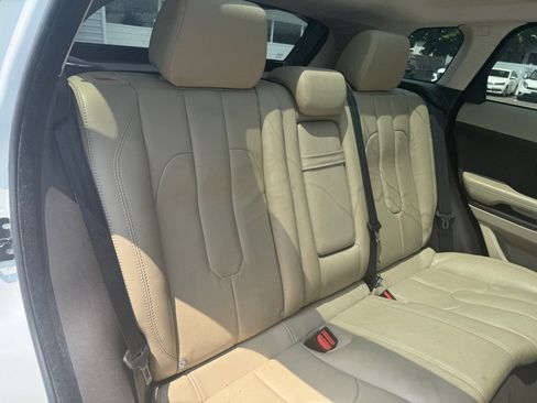 Used 2013 Land Rover Range Rover Evoque Pure Premium image 16