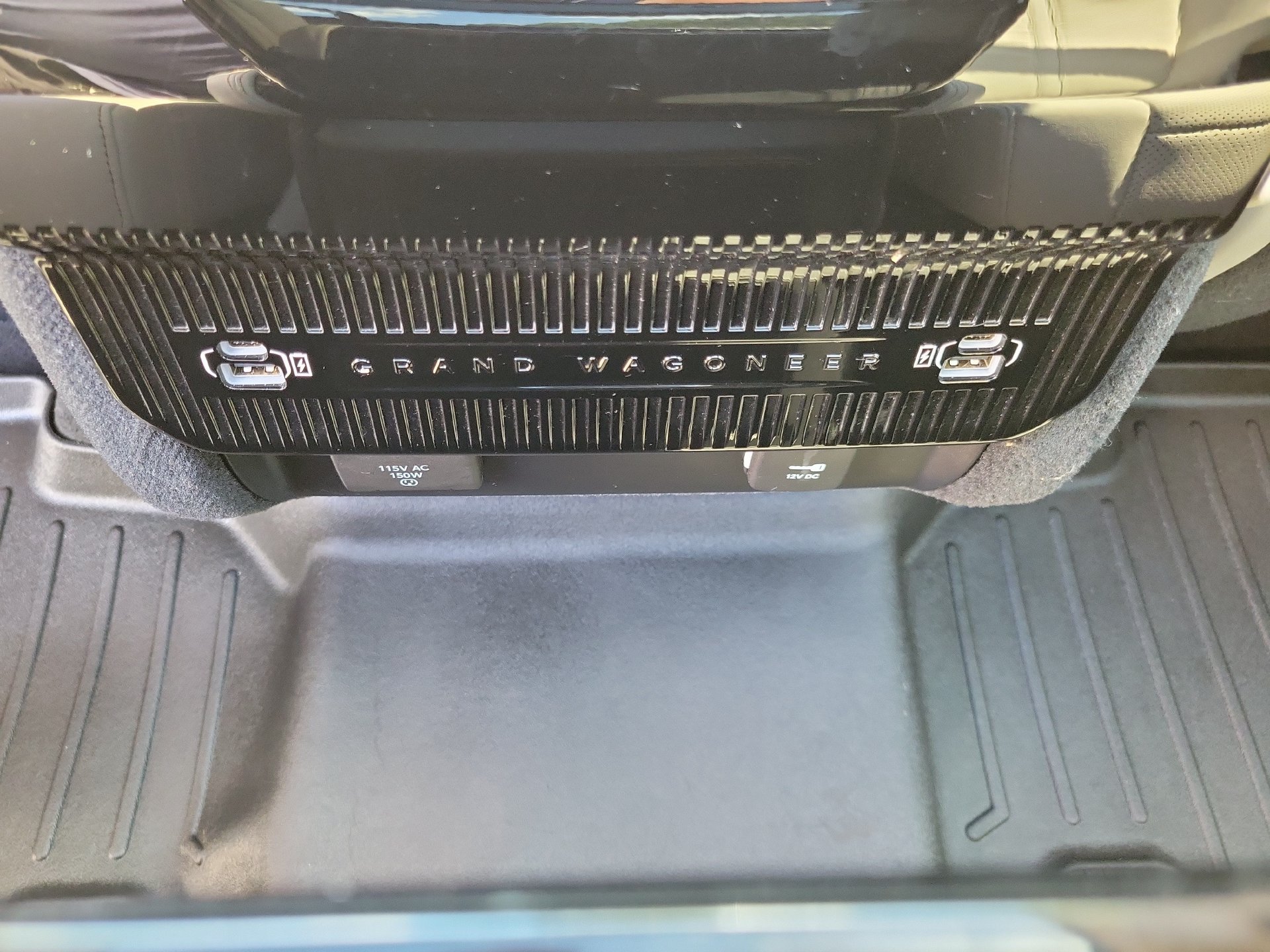 Used 2023 Jeep Grand Wagoneer 4WD image 20