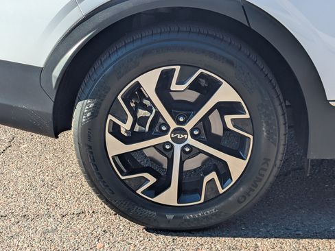 Certified 2025 Kia Sportage EX w/ Premium Package image 7