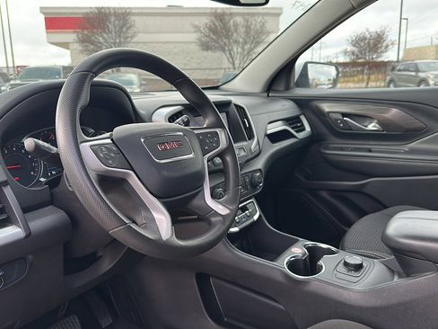 Used 2024 GMC Terrain SLE image 12