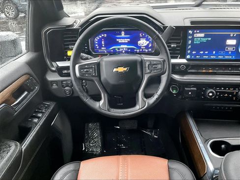 Used 2024 Chevrolet Silverado 2500 High Country w/ High Country Premium Package image 16