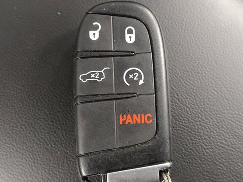 Used 2019 Jeep Grand Cherokee Altitude AWD/4WD image 32