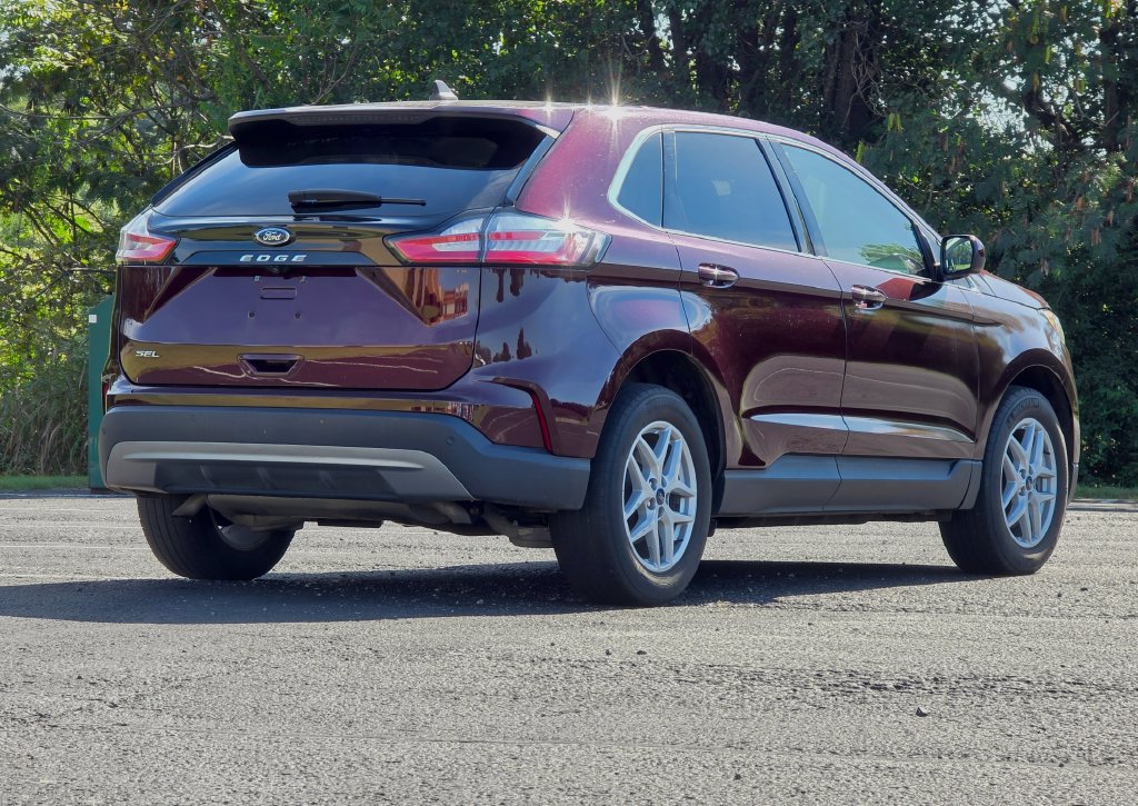 Used 2021 Ford Edge SEL FWD image 4