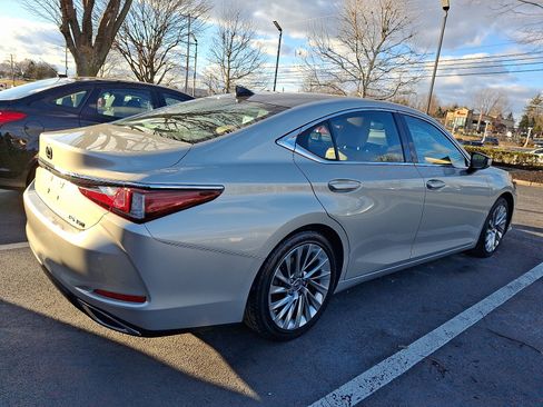 Used 2019 Lexus ES 350 image 4