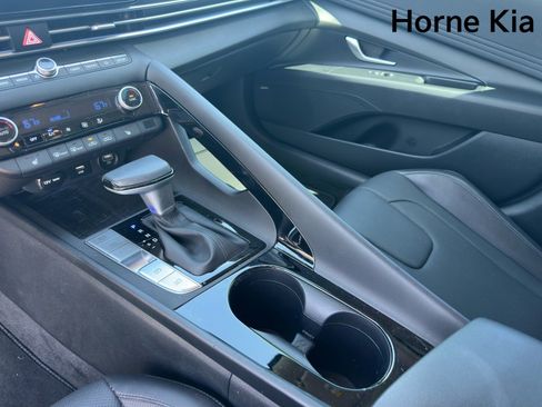 Used 2023 Hyundai Elantra Limited FWD image 19
