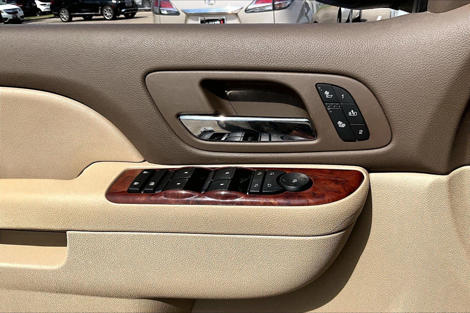 Used 2013 Chevrolet Tahoe LT RWD image 34