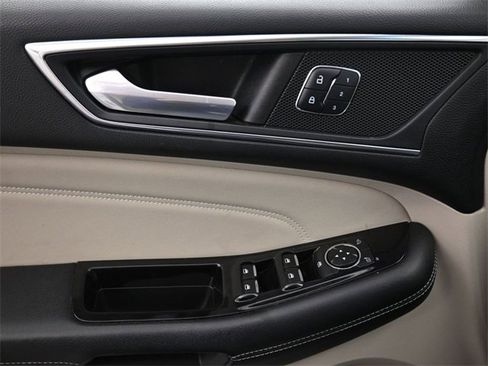 Used 2017 Ford Edge Titanium w/ Equipment Group 301A image 29