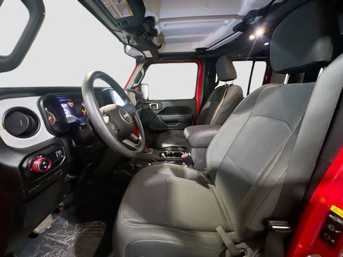 Used 2025 Jeep Gladiator Sport AWD/4WD image 14