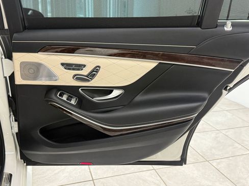 Used 2019 Mercedes-Benz S 560 Sedan image 20