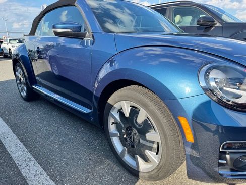 Used 2018 Volkswagen Beetle 2.0T SE FWD image 10