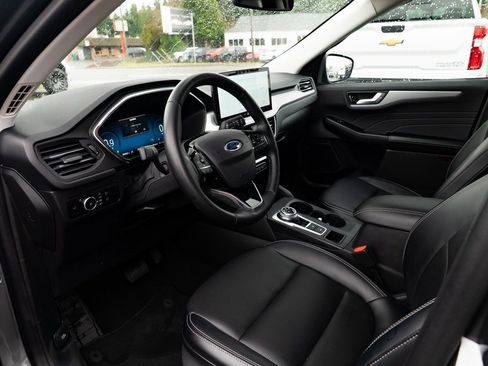 Used 2024 Ford Escape Platinum image 19