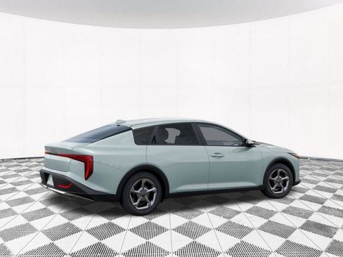 New 2026 Kia K4 FWD image 8