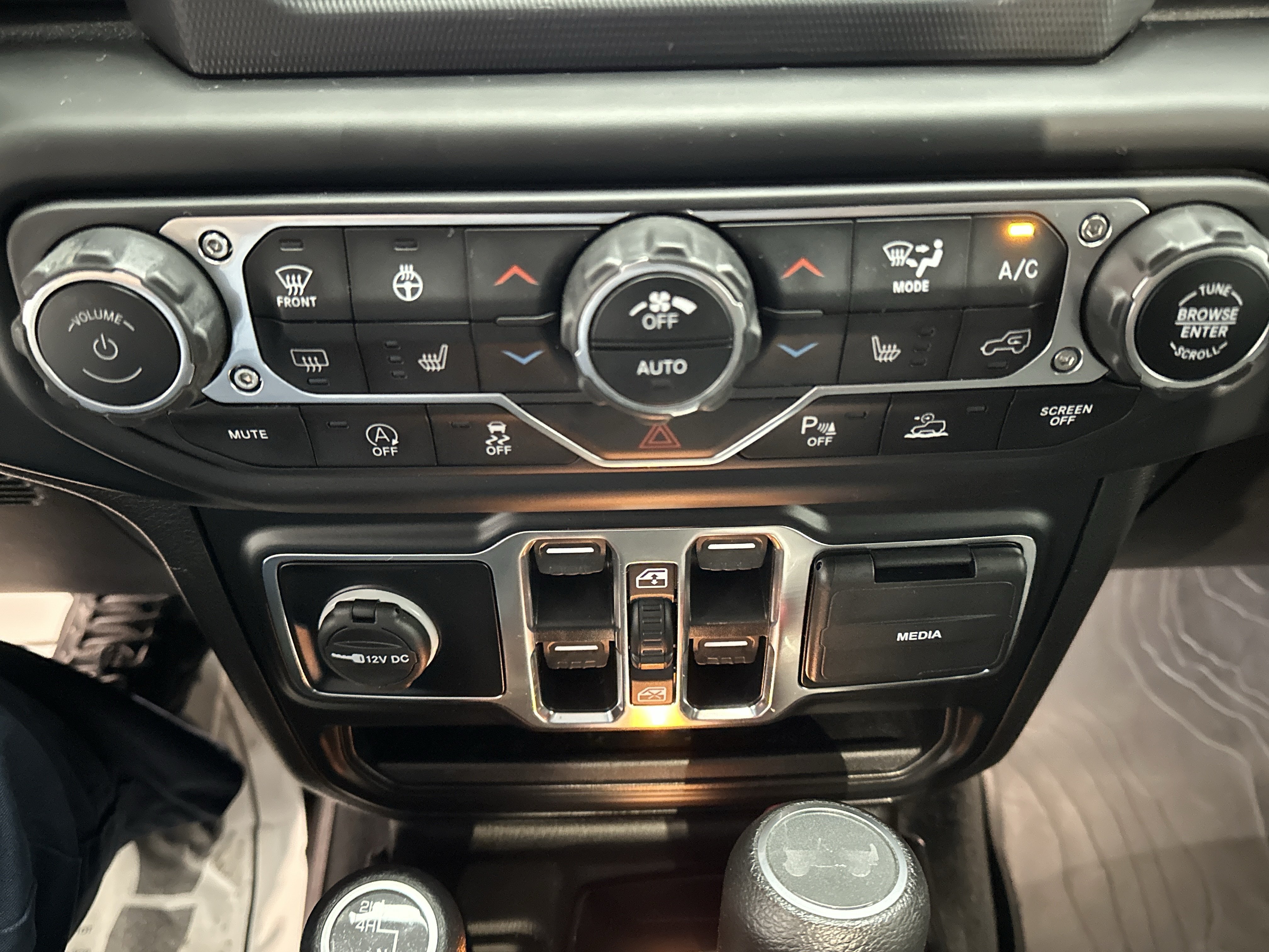 Used 2022 Jeep Wrangler Unlimited Sport AWD/4WD image 34