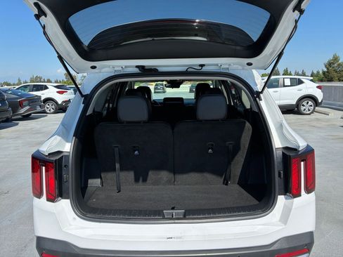 Used 2024 Kia Sorento S AWD/4WD image 32