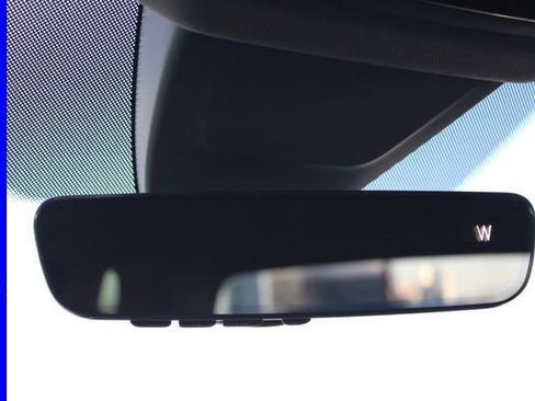 Used 2025 Volkswagen Atlas SE image 43