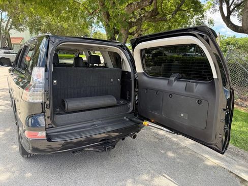Used 2017 Lexus GX 460 Luxury AWD/4WD image 38