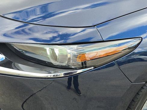 Used 2023 MAZDA MAZDA3 s image 34