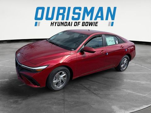 New 2026 Hyundai Elantra SE w/ Cargo Package FWD image 2