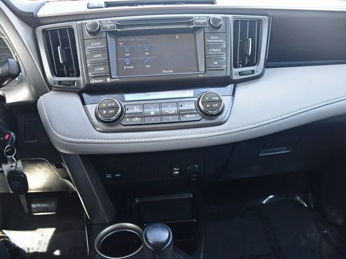 Used 2015 Toyota RAV4 XLE AWD/4WD image 17