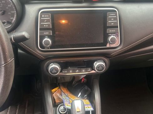 Certified 2022 Nissan Versa SR w/ Trunk Package image 3