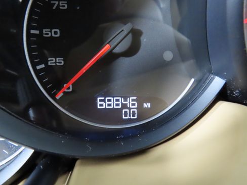 Used 2012 Porsche Cayenne S image 31