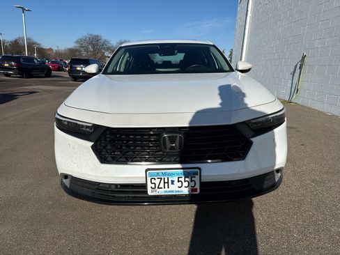 Used 2023 Honda Accord Touring image 2