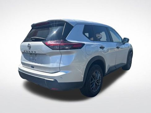 Used 2024 Nissan Rogue S FWD image 3