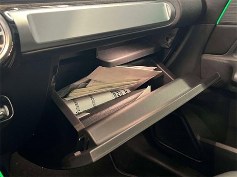 Used 2022 Mercedes-Benz GLB 250 4MATIC image 31