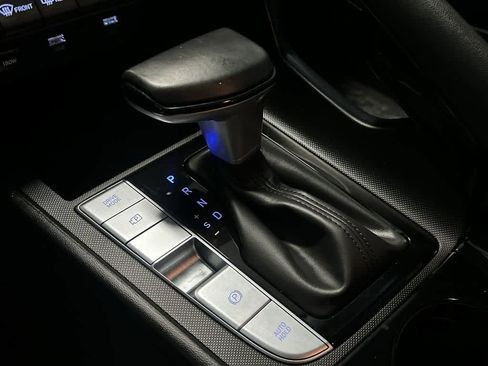 Used 2023 Hyundai Elantra Limited FWD image 21