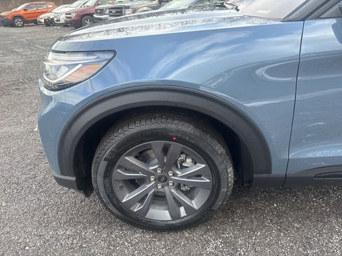 New 2026 Ford Explorer Active w/ Active Comfort Package image 5