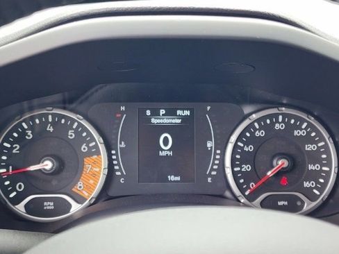 Used 2023 Jeep Renegade Latitude w/ Premium Group image 30