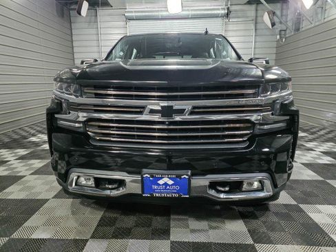 Used 2019 Chevrolet Silverado 1500 High Country w/ Technology Package AWD/4WD image 3