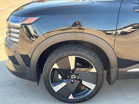 New 2026 Nissan Kicks SR w/ Illumination Package FWD image 5