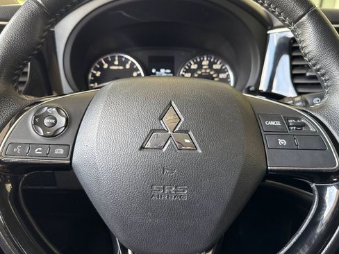 Used 2019 Mitsubishi Outlander SE FWD image 15