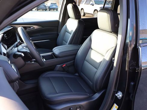 New 2026 Chevrolet Traverse LT w/ Driver Confidence Package image 11