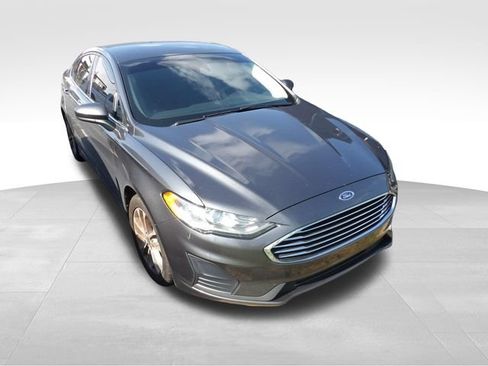 Used 2020 Ford Fusion SE FWD image 2