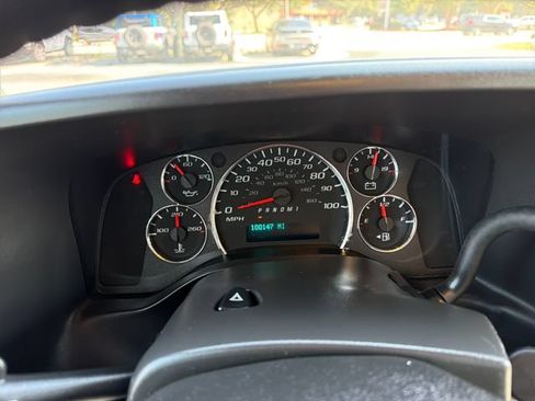 Used 2021 Chevrolet Express 3500 w/ Power Convenience Package RWD image 17