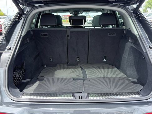 Certified 2025 Audi Q5 Premium w/ Convenience Package AWD/4WD image 8