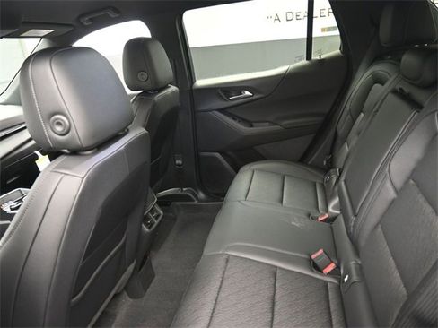 New 2026 Chevrolet Equinox LT w/ Convenience Package II image 9