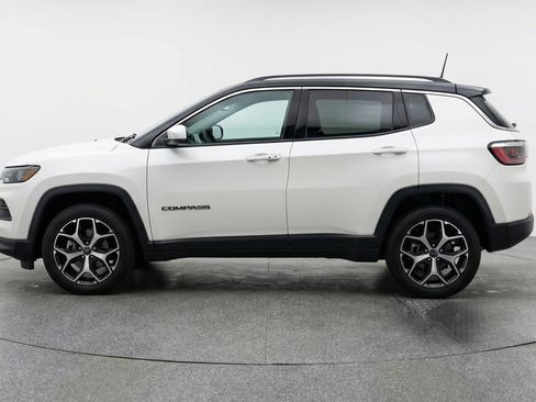 Used 2025 Jeep Compass Limited image 5