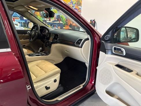 Used 2020 Jeep Grand Cherokee Limited w/ Premium Lighting Group AWD/4WD image 55