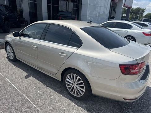 Used 2016 Volkswagen Jetta SEL FWD image 1