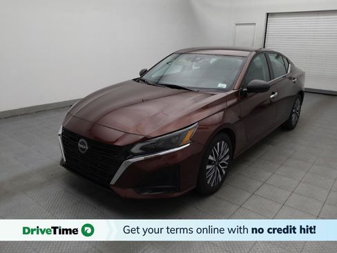 Used 2024 Nissan Altima 2.5 SV FWD image 1
