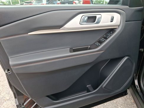 Certified 2025 Ford Explorer Active AWD/4WD image 14