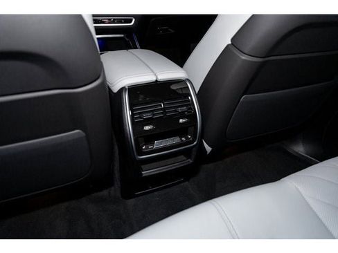 New 2026 BMW X5 xDrive50e w/ Climate Comfort Package AWD/4WD image 78