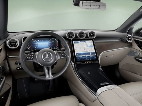 Used 2026 Mercedes-Benz GLC 300 image 38