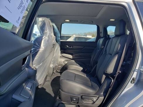 Used 2025 Subaru Ascent Bronze Edition w/ Popular Package #2 image 7