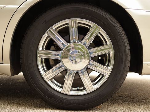 Used 2007 Cadillac DTS Luxury II image 39